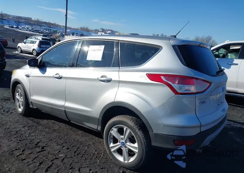 2013 Ford Escape Se z USA, uszkodzony, nr VIN 1FMCU9GX9DUB72112